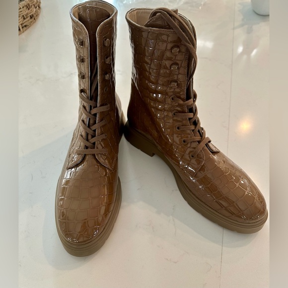 Stuart Weitzman Mckenzee Tan Croc-Embossed Lace-Up Boots Size 7.5 $695 - Picture 6 of 9